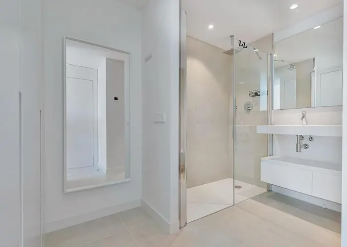 Scandinavian Modern 公寓 *